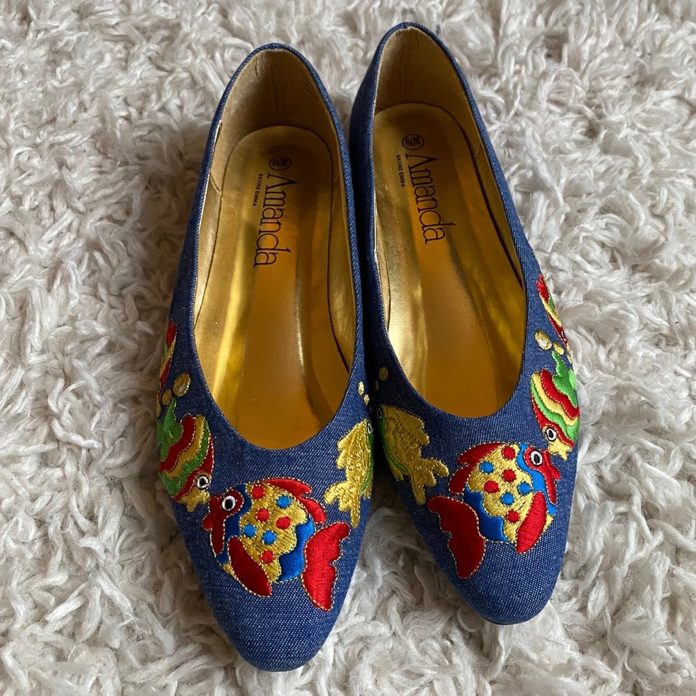 Amanda vintage Emma Kissing fish embroidered shoes - Picture 3 of 7